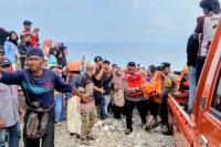 Mandi-mandi di Pinggiran Danau Singkarak, Seorang Anak Tewas Tenggelam