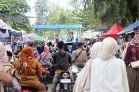 Pantai Gandoriah Dipadati Pengunjung, Iven Pariaman Barayo 2026 Pukau Wisatawan