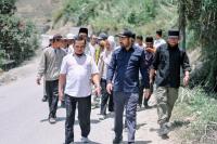 Pastikan Perbaikan Jalan Lubuk Selasih--Surian Berjalan, Zigo Rolanda Tinjau Langsung Lokasi