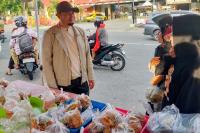 Rahmat Saleh Inisiasi Pembagian Takjil di Sejumlah Kabupaten Kota di Sumbar