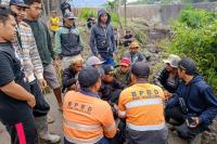 Tim SAR Cari Warga Yang Hanyut Akibat Banjir Lahar di Magelang