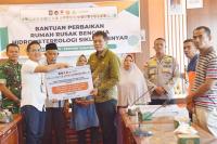 Warga Kota Pariaman Dapat Bantuan Pusat untuk Perbaiki Rumah yang Rusak