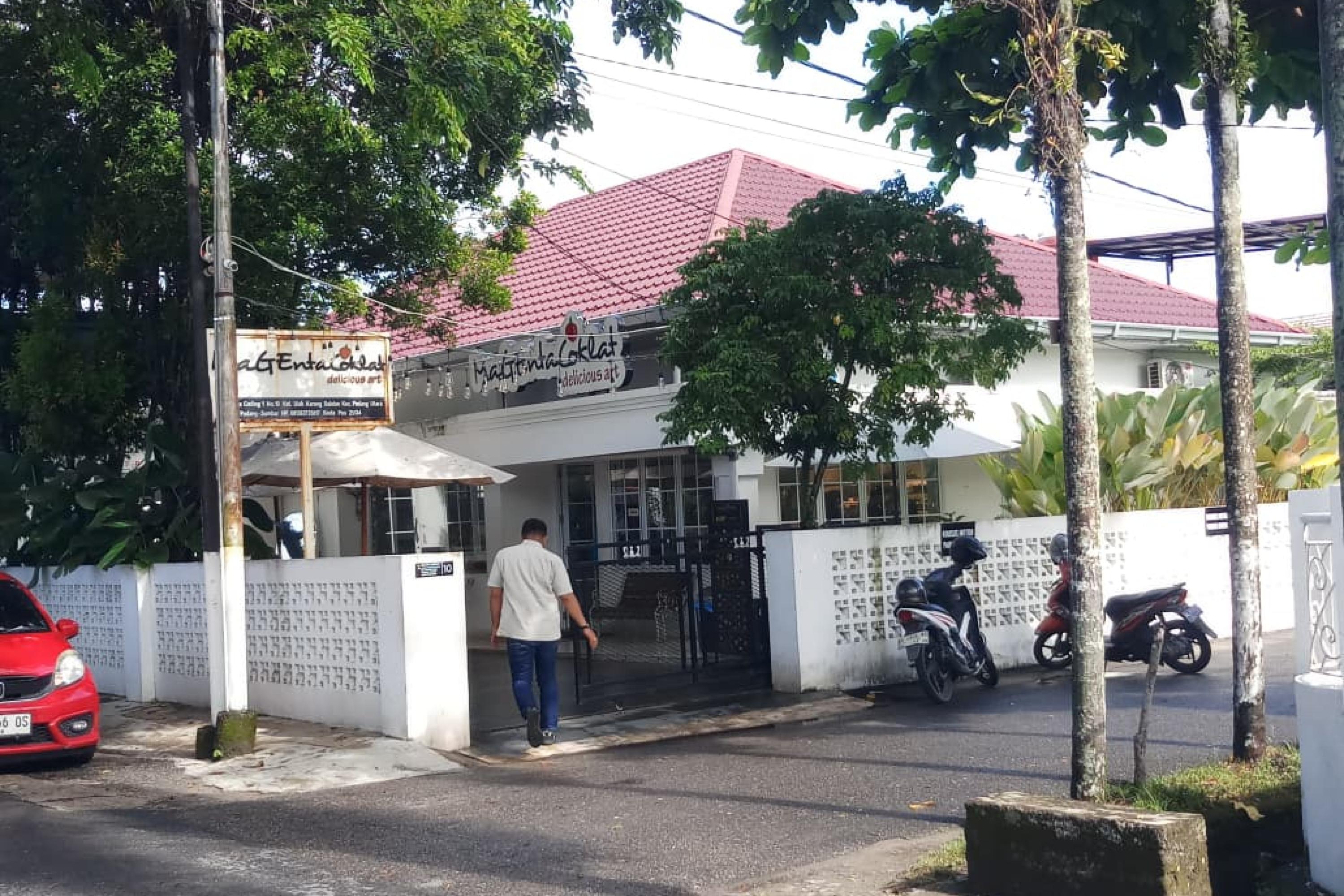 Di Antara Aroma Kue dan Keteguhan Magenta Coklat Melangkah Bersama Bank Nagari