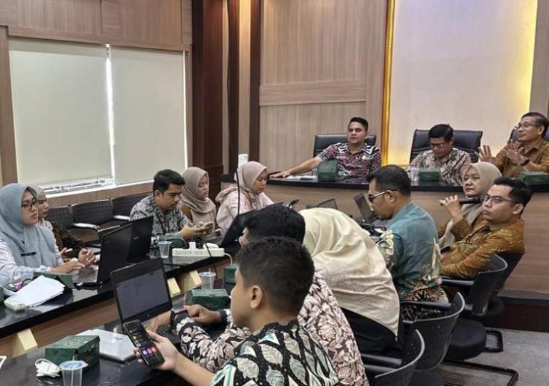 Diskominfotik dan BPS Kota Pariaman rapar evaluasi membahas target Indeks Pembangunan Statistik (IPS) Kota Pariaman 2026, Kamis (23/4/2026). IST