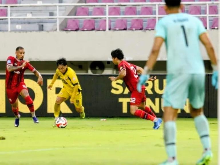 Persis Solo kontra Semen Padang FC di Stadion Manahan dalam laga lanjutan pekan ke-27 BRI Super League 2025/2026, Minggu sore (12/4/2026). IST