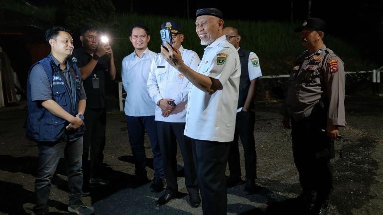 Telkomsel resmi menghadirkan layanan Base Transceiver Station (BTS) baru yang telah on air di kawasan Sitinjau Lauik, Sumatera Barat, guna mendukung konektivitas masyarakat sekaligus meningkatkan kenyamanan pengguna jalan di jalur strategis tersebut. IST