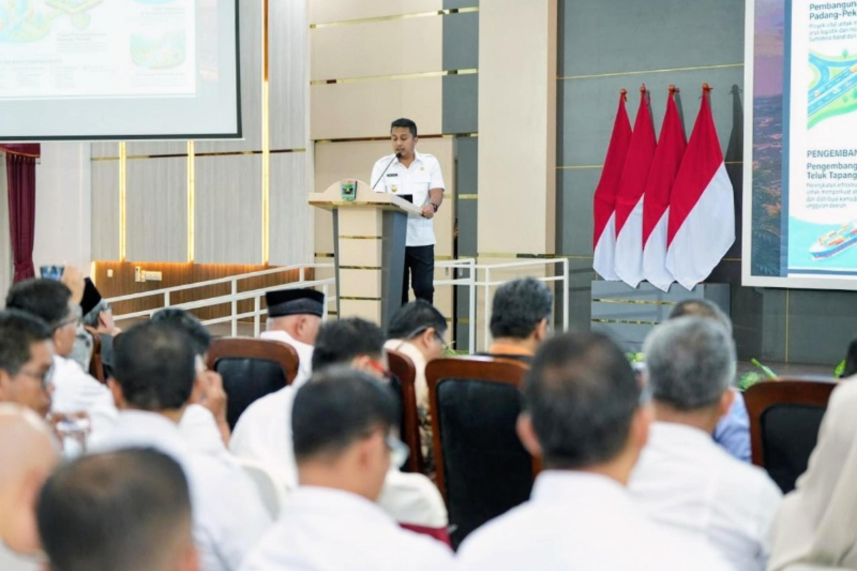 Wagub Vasko Ruseimy beberkan skema padat karya dalam menunjang perekonomian Sumbar, dalam  Musrenbang RKPD Provinsi Sumbar Tahun 2027, Rabu (8/4/2026). IST
