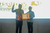 Wagub Sumbar Terima Penghargaan Ajang Parlemen Jurnalis Awars 2026