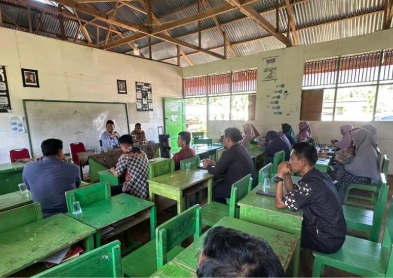 Anggota Komisi IV DPR RI, Rahmat Saleh saat berkunjung ke Yayasan Cahaya Linggo Madani, SDIT Mardhatilah, Kecamatan Linggo Sari Baganti, Kabupaten Pesisir Selatan, Minggu (3/5/2026). IST