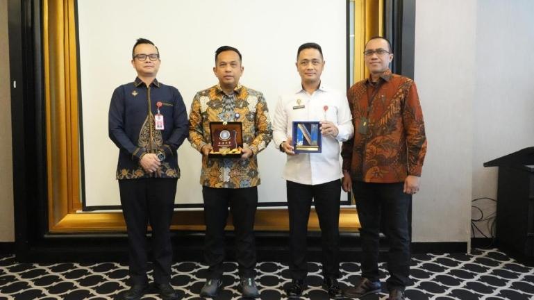 Perjanjian Kerja Sama (PKS) tentang Pemanfaatan Sertifikat Elektronik yang ditandatangani Direktur Utama Bank Nagari Gusti Candra bersama Kepala Balai Besar Sertifikasi Elektronik (BSrE) Jonathan Gerhard Tarigan di Hotel Aston Priority Simatupang, Jakarta, Senin (18/5/2026). IST
