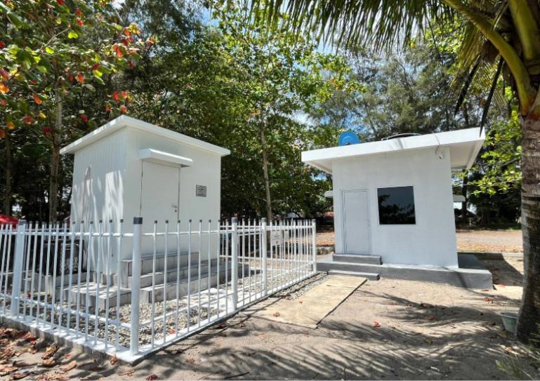 Ruang kendali HF Radar yang dibangun BMKG Pusat di Pantai Taman Anas Malik, Kelurahan Lohong, Kota Pariaman yang akan diresmikan. IST