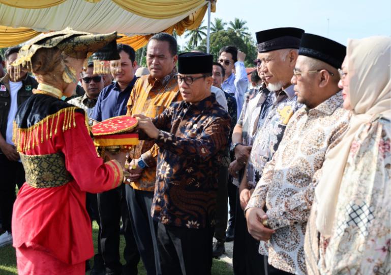 Mendes PDT, Yandri Susanto saat mengunjungi Dusun Sirambang, Desa Cubadak Air Utara, Pariaman Utara, Sabtu (4/4/2026). IST