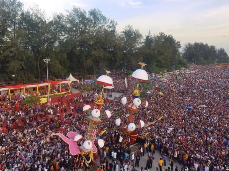 Suasana iven wisata dan budaya Hoyak Tabuik di Pantai Gandoriah Kota Pariaman, dan tahun ini iven yang sama kembali digelar pada pertengahan Juni 2026 ini. IST