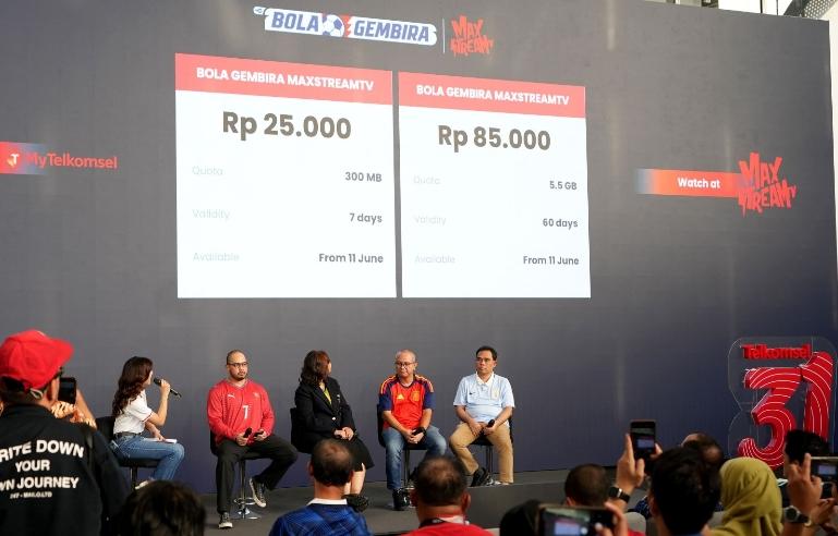 Telkomsel bersama TVRI menghadirkan 'Bola Gembira MAXStream TV' sebagai solusi agar masyarakat Indonesia, dari kota hingga pelosok, tetap dapat menikmati setiap pertandingan secara lebih fleksibel. IST