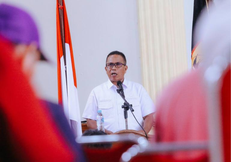 Wakil Wali Kota Pariaman, Mulyadi menjawab rekomendasi DPRD Kota Pariaman mengenai LKPJ Wali Kota Tahun 2025 di ruang rapat utama DPRD, Rabu (29/4/2026). IST