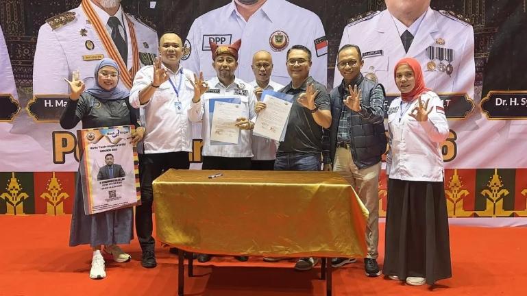 Foto bersama usai penandatanganan kerja sama antara Bank Nagari Cabang Pekanbaru dengan IKM Riau, Sabtu (20/6/2026). IST