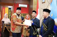 53 Siswa TK, SD dan SMP NIBIIS Pariaman Wisuda Tahfidz