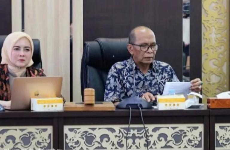 Ketua Tim Ahli DPRD Sumbar, Nurnas pimpin rapat rutin tim ahli yang membahas dividen Bank Nagari, Selasa (7/7/2026). IST