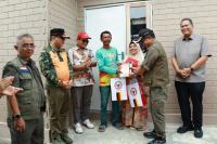 Dua Bulan Dibangun, Sekarang Emridona Terima Kunci Rumah Huntap