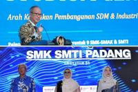 SMTI Padang Lantik 216 Lulusan, Menperin: Pendidikan Vokasi Lahirkan Teknisi Terampil