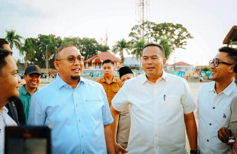 Wakil Ketua Komisi VI DPR RI, Andre Rosiade, didampingi Wali Kota Pariaman Yota Balad meninjau kondisi Youth Center Kota Pariaman (GOR Rawang, di Desa Rawang, Jumat (21/8/2026). IST