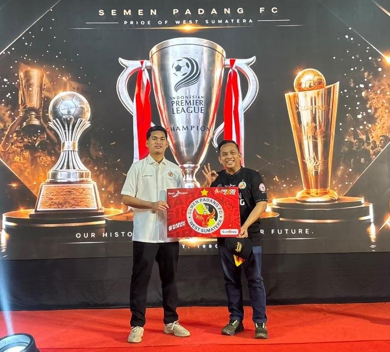 Bank Nagari menegaskan dukungan penuh terhadap perjuangan Semen Padang FC untuk kembali ke Liga 1 dengan menjadi salah satu sponsor Kabau Sirah pada kompetisi Liga 2 musim 2026/2027. IST