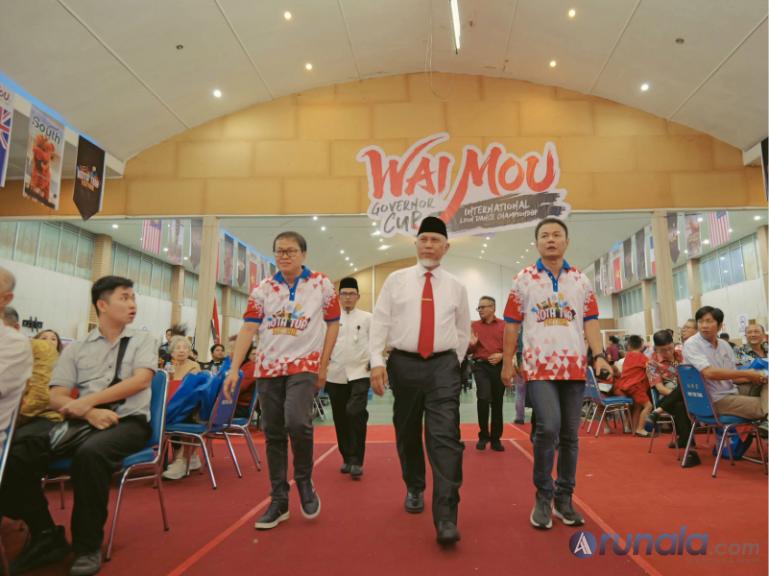Festival Barongsai Internasional Kota Tua Jadi Agenda Strategis Tarik Wisatawan Mancanegara  Padang, Arunala.com &mdash; Pemko Padang terus mematangkan persiapan berbagai iven pariwisata unggulan guna mendongkrak kunjungan wisatawan, khususnya dari mancanegara.   Salah satu langkah strategis yang didorong adalah penyelenggaraan Festival Barongsai Internasional di kawasan Kota Tua Padang.  Hal tersebut diungkapkan oleh Wakil Ketua HTT Padang, Albert Indra Lukman. Menurutnya, kegiatan ini nantinya akan didaftarkan ke dalam agenda program Karisma Event Nusantara (KEN) Kementerian Pariwisata.  