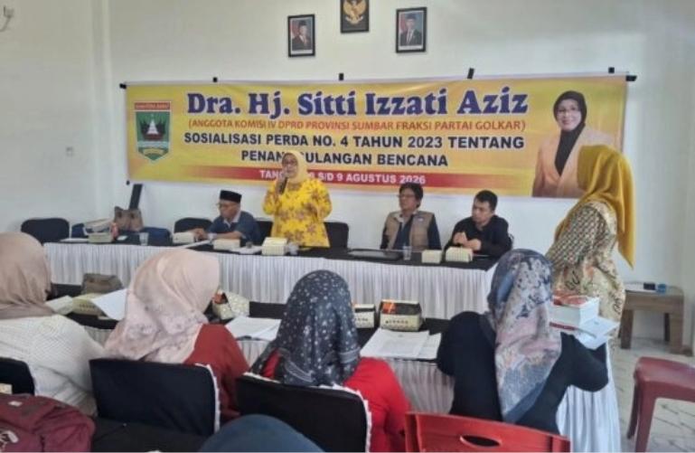 Anggota Komisi IV DPRD Sumbar Sitti Izzati Aziz, berikan sosialisasi menyangkut Perda Nomor 4 Tahun 2023 pada masyarakat Nagari Ketaping, Kecamatan Batang Anai, Padangpariaman, Minggu (9/8/2026). IST
