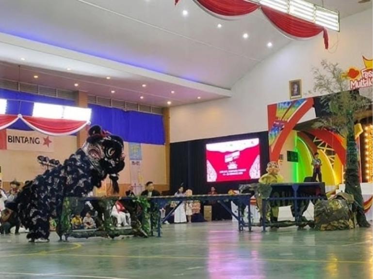 Salah satu atraksi Barongsai dari HTT Padang sedang Latihan. IST