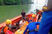 Kapal TB Simponi Terbakar di Perairan Padang, Satu Orang Meninggal