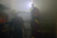 Satu Unit Minimarket di Air Tawar Barat Terbakar