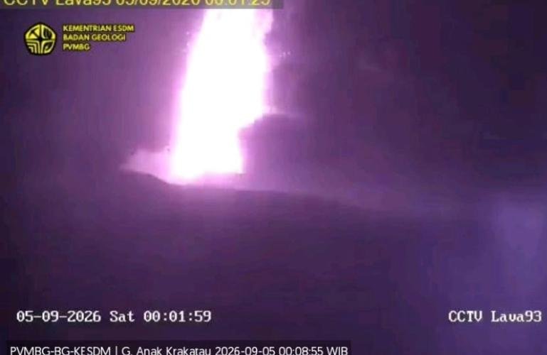Kondisi aktivitas erupsi Gunung Anak Krakatau dipantau secara intensif Pusat Vulkanologi dan Mitigasi Bencana Geologi (PVMBG). IST