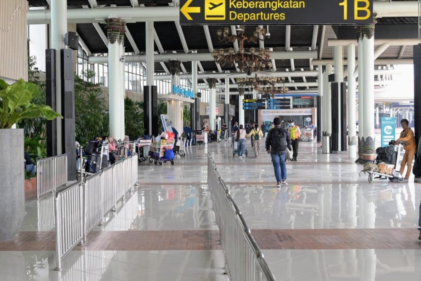 Kondisi terminal keberangkatan domestik di Bandara Soetta yang terlihat sepi dari calon penumpang pesawat, Senin (7/9/2026). IST