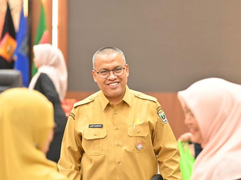 Sekprov Sumbar, Arry Yuswandi. IST