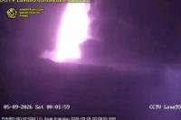 Gunung Anak Krakatau Kembali Erupsi, Dentuman dan Gemuruh Terdengar