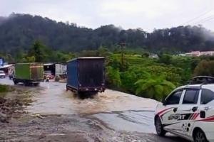 Jalur Solok--Padang Sudah Bisa Dilalui, Polisi Terapkan Sistem Buka-Tutup