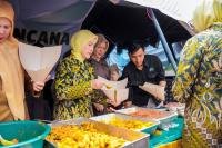 Kajati Sumbar dan IAD Salurkan Bantuan Banjir Galodo Solok