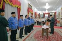Lantik Enam Pejabat Eselon II, Gubernur Mahyeldi: Pejabat Harus Hadir Menjawab Persoalan Masyarakat