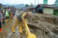 Tinjau Langsung Banjir Bandang Solok, Mahyeldi: Fokuskan Penanganan pada Keselamatan Warga dan Percepatan Pemulihan