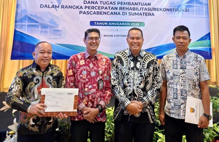 Wali Kota Pariaman, Yota Balad saat bertemu Dirjen Perdagangan Dalam Negeri Kementerian Perdagangan RI Iqbal Shoffan Shofwan dalam membahas revitalisasi pasar untuk Kota Pariaman, di Bogor, Senin (5/10/2026). IST