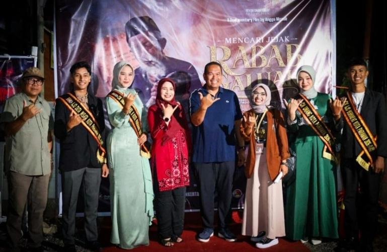 Wali Kota Pariaman, Yota Balad, saati membuka acara Gala Premier & Screening film dokumenter budaya bertajuk 