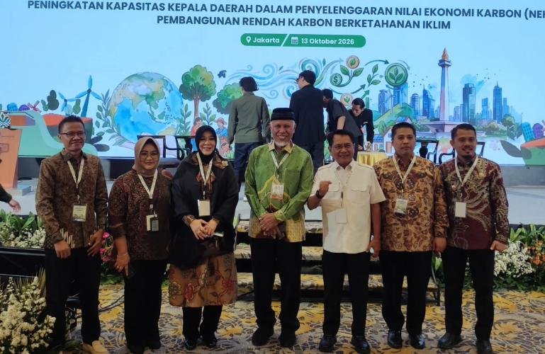 Gubernur Sumbar, Mahyeldi saat menghadiri Bimtek Peningkatan Kapasitas Kepala Daerah dalam Penyelenggaraan Nilai Ekonomi Karbon (NEK) dan Pembangunan Rendah Karbon Berketahanan Iklim di Jakarta, Selasa (13/10/2026). IST