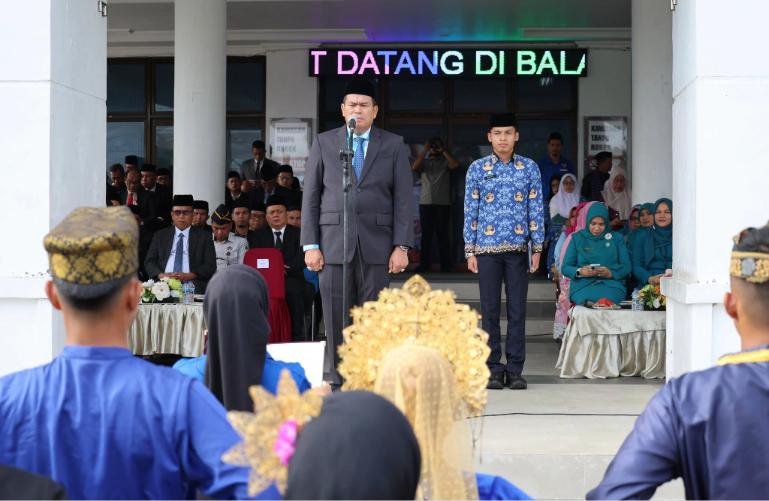 Wali Kota Yota Balad pimpin upacara peringatan Hari Sumpah Pemuda ke-98 tingkat kota di Halaman Balaikota Pariaman, Rabu (28/10/2026). IST
