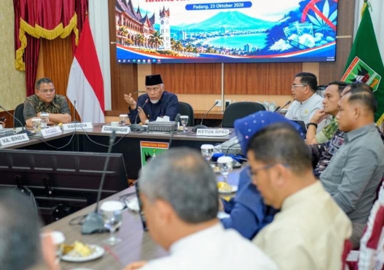 Gubernur Mahyeldi pimpin FGD Forkopimda tentang Peredaran Narkoba di Ruang Rapat Istana Gubernur, Jumat (23/10/2026). IST