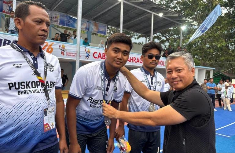 Tim voli putra Kota Pariaman berhasil sumbangkan medali Perak setelah laga final pertandingan voli putra di pada ajang Porprov XVI Sumbar 2026, Selasa (13/10/2026). IST