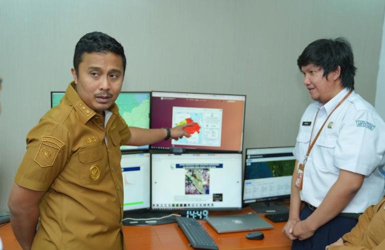 Wakil Gubernur Sumbar, Vasko Ruseimy , mengunjungi kantor BMKG Stasiun Meteorologi Minangkabau di Kantor BMKG Stasiun Meteorologi Minangkabau Kab Padangpariaman, Senin (19/10/2026). IST