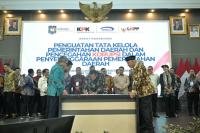 Gandeng KPK dan Kemendagri, Pemprov Sumbar Teken Komitmen Antikorupsi