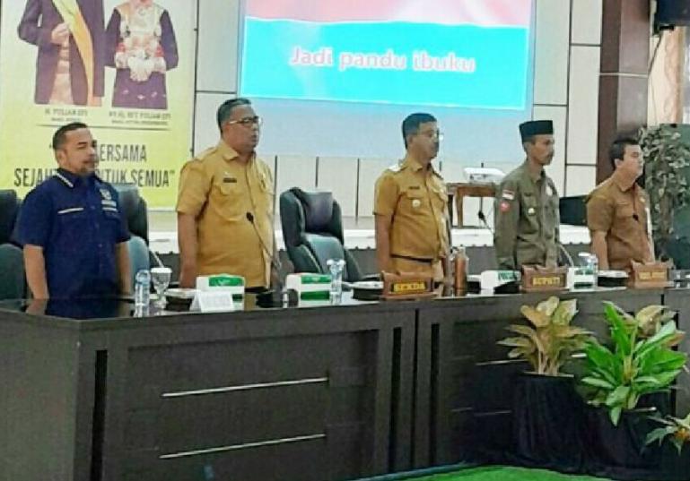 Bupati Solsel, Khairunas membuka kegiatan sosialisasi KIP di pemkab itu, Selasa (7/3). (Dok : Istimewa)