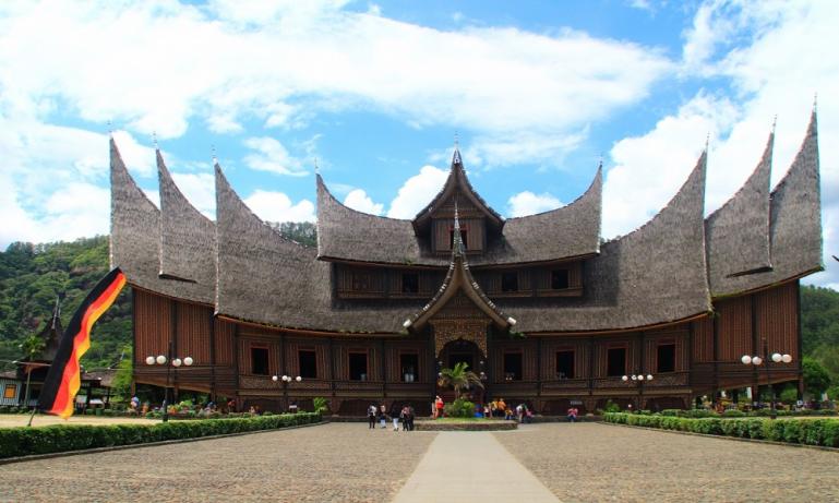 Objek wisata budaya Istano Basa Pagaruyuang, Batu Sangkar, Kabupaten Tanah Datar. (Dok : Istimewa)
