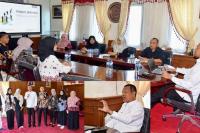Genius Tularkan Ilmu Administasi Publik pada Mahasiswa S2 UNP